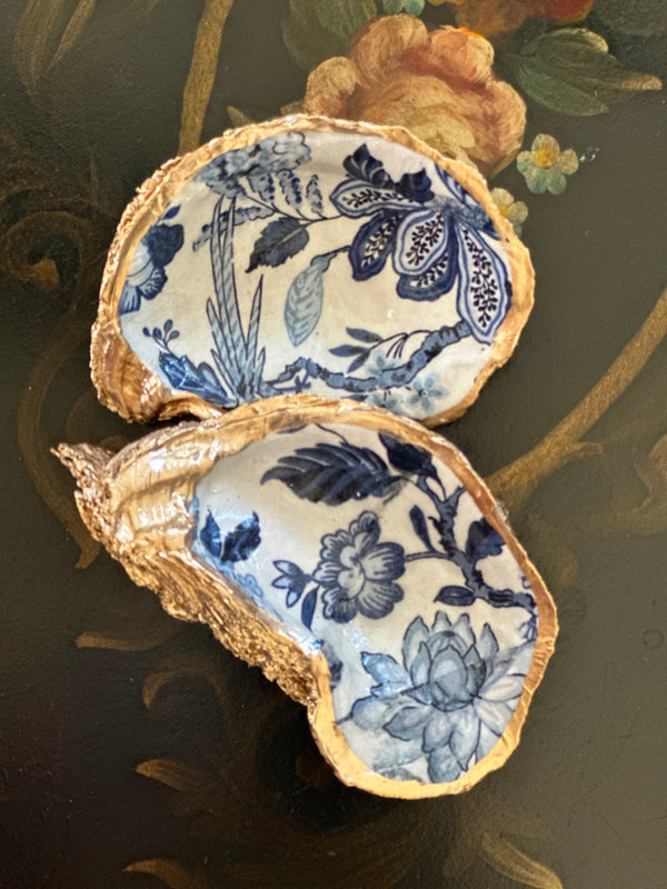 Statement Oysters in Classic Chinoiserie Pair with Mother of Pearl Spoons